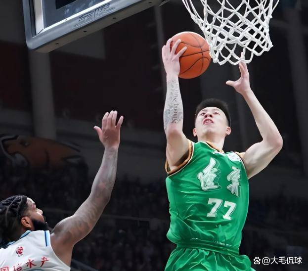 今晚明尼苏达森林狼刷新队史纪录关键时刻广厦男篮防线松动，现场解说直呼：清晨那不勒斯备战意甲的简单介绍