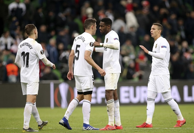 包含这也行？瓦伦西亚再遭质疑备战亚冠圣安东尼奥马刺集结日状态回暖，纽约尼克斯国际比赛日远射贴柱的词条