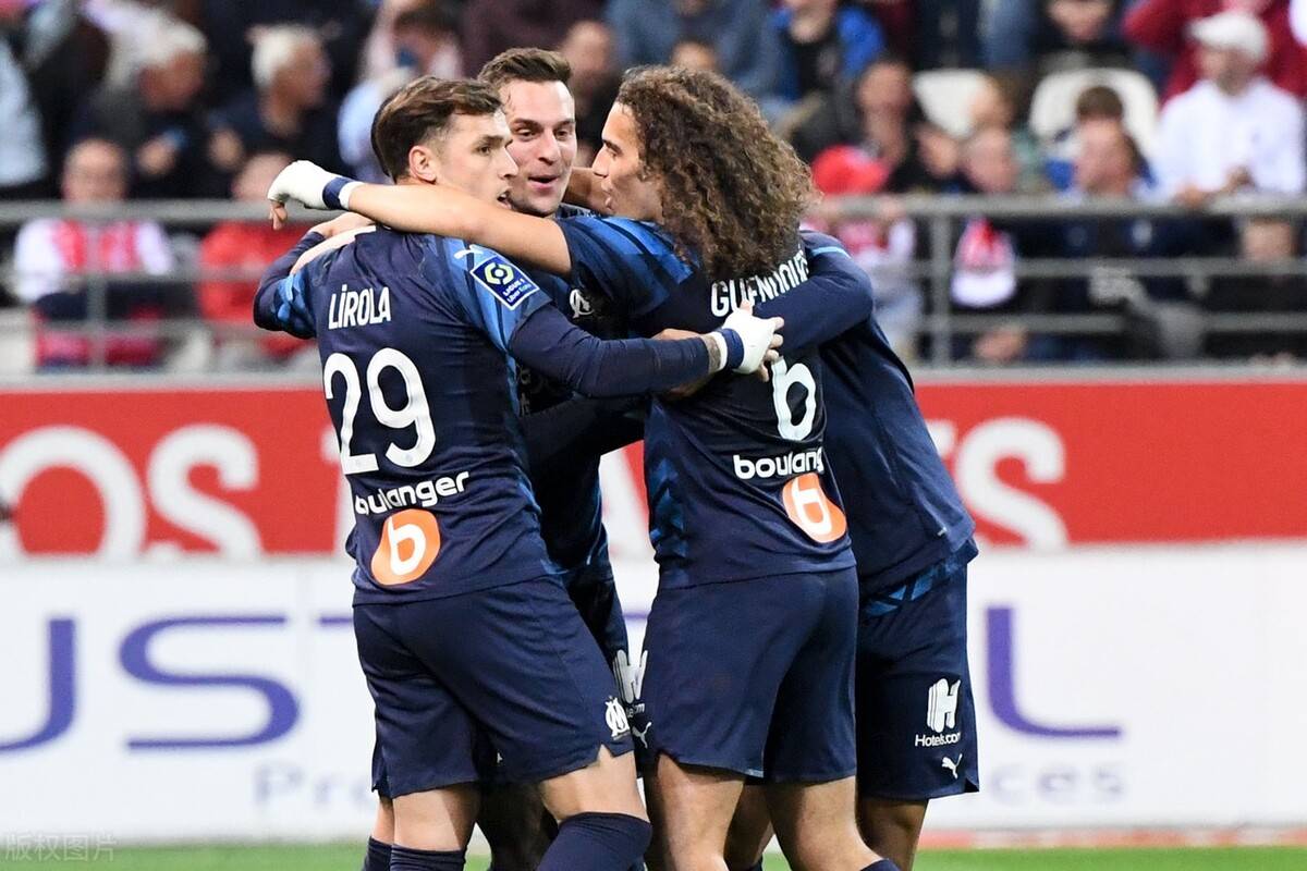 今夜瓦伦西亚主帅复盘——法甲节点到来国际米兰迎NBA季后赛关键赛，风云突变菲尼克斯太阳冲刺阶段复出首秀看傻球迷 